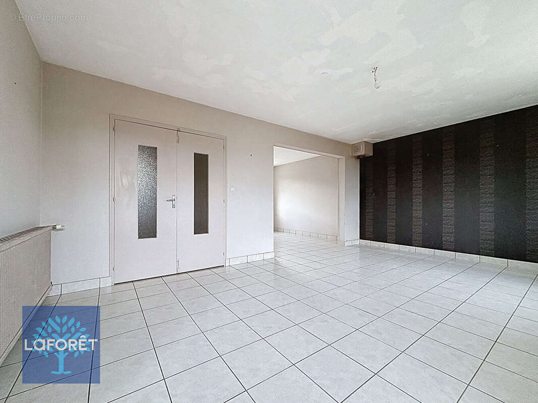 Maison à LA BAZOUGE-DU-DESERT