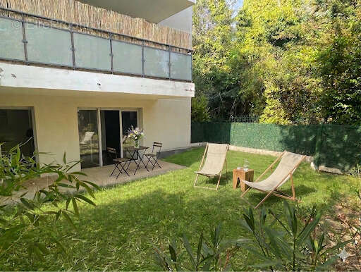 Appartement à MEYZIEU