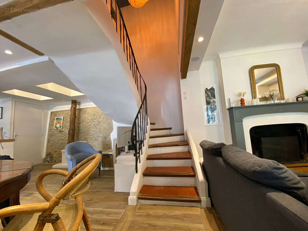 Maison à L'ISLE-SUR-LA-SORGUE