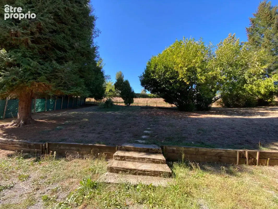 A 20 mn de limoges, cette bâtisse de 140m2 offre charme & confort sur 2500m2 - photo 2