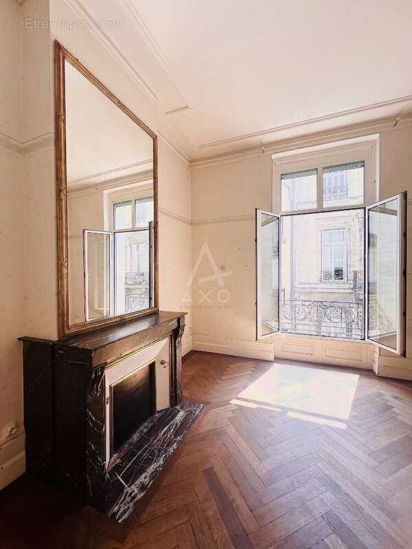 Rue du professeur demons  appartement bourgeois de 103,49 m²  double réception de 40,64 m²  balcon filant  cave de 23,78 m² - photo 7