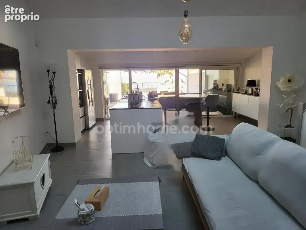 Maison Rénovée 80m² avec dépendance aménagée en studio Indépendant, Vue Mer ! 13 - photo 2