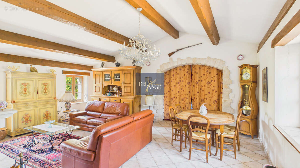 Mas en pierre de 289 m2 avec 2,5 hectares et accès privatif à la Cèze - photo 6