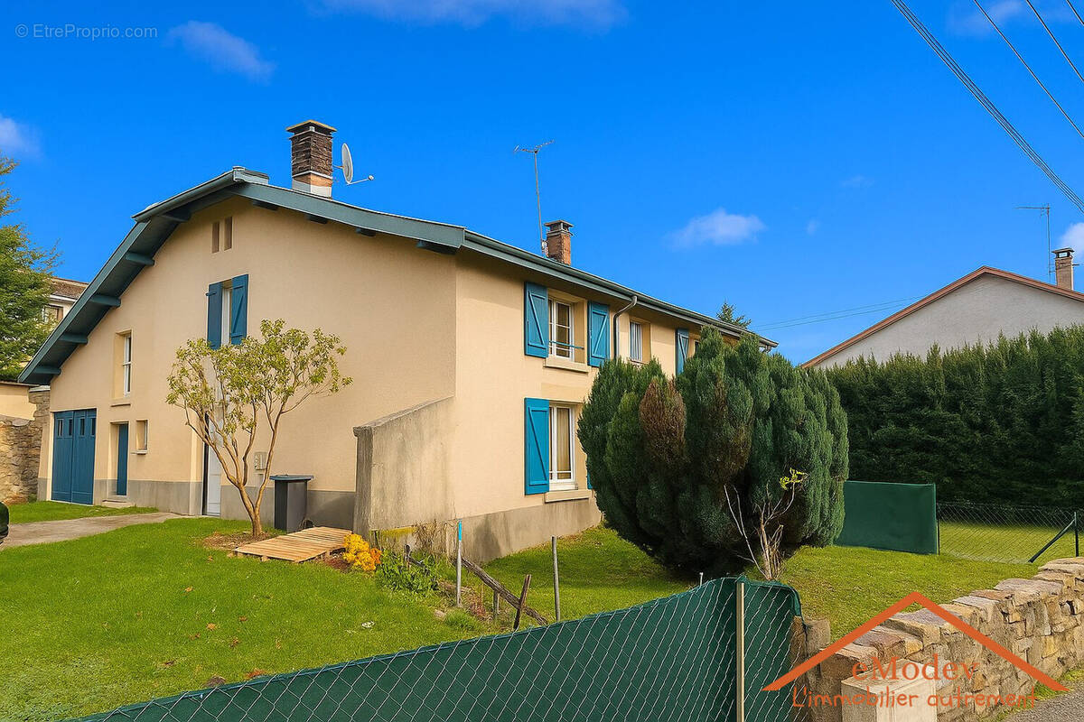 Appartement à CHENIMENIL