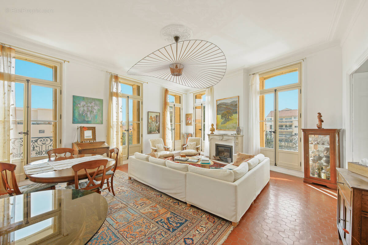 Appartement à HYERES