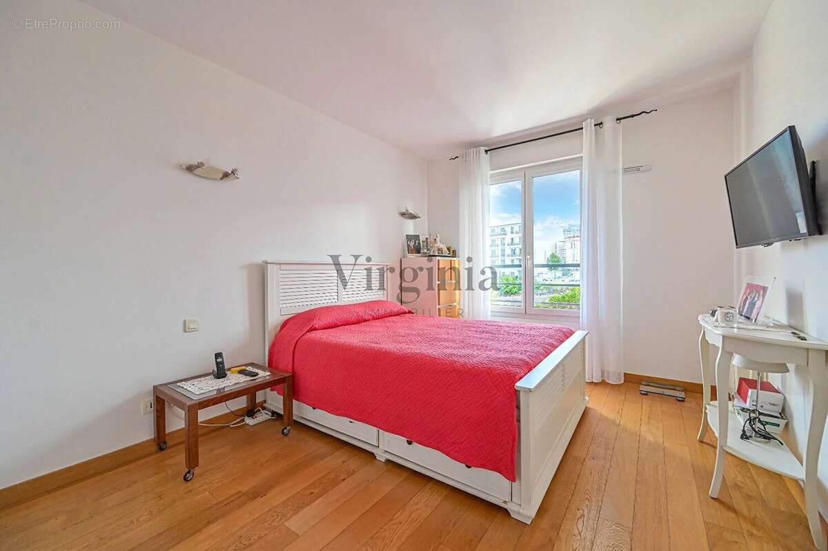 Appartement à CHARENTON-LE-PONT