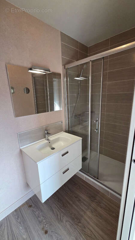 Appartement à BONNE