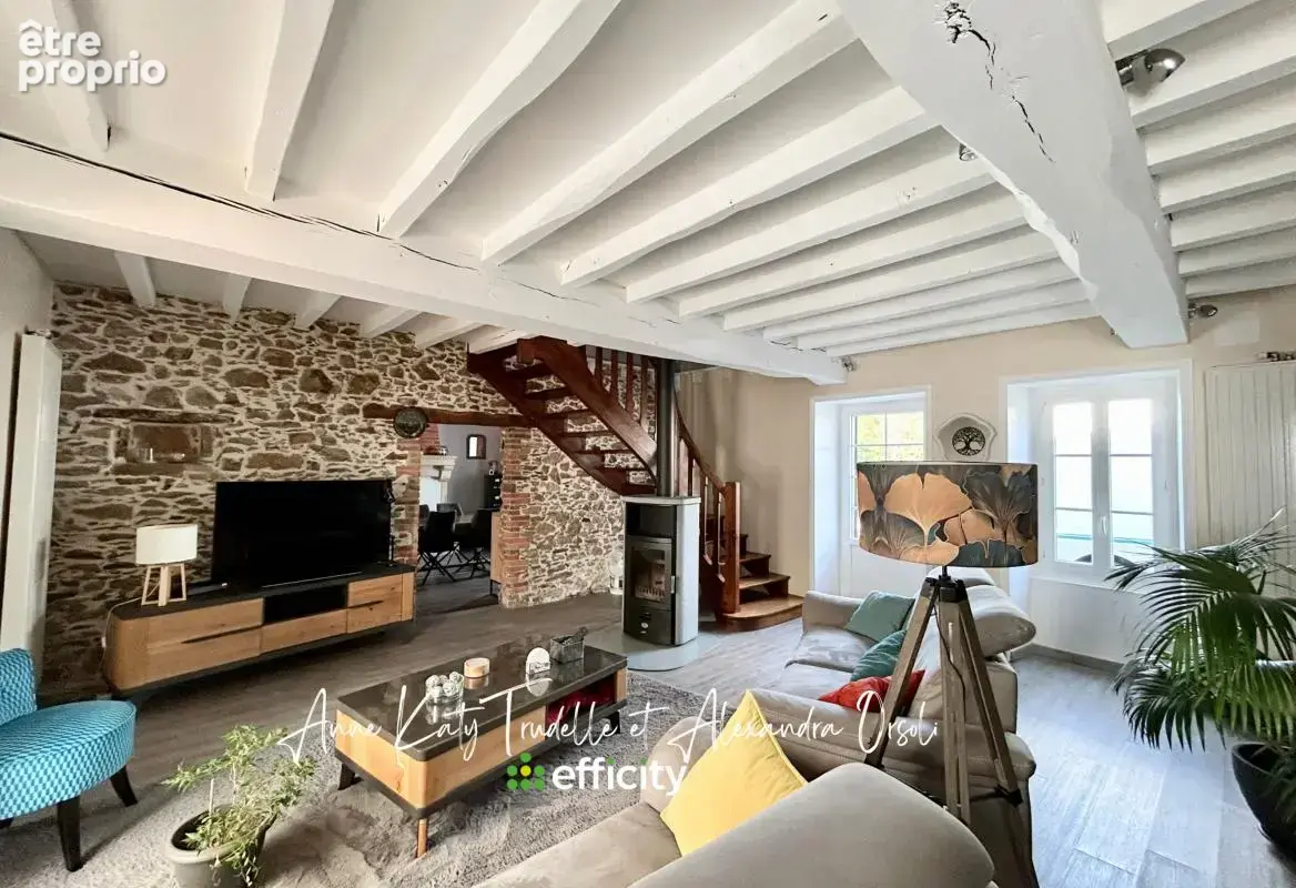 Maison 11 pièces 266 m² à vendre à Sainte-Flaive-Des-Loups (85150) - photo 2