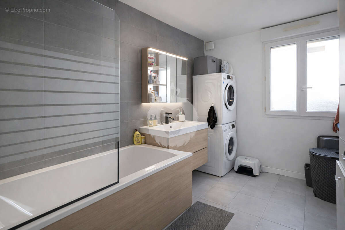 Appartement à SAINT-MAUR-DES-FOSSES