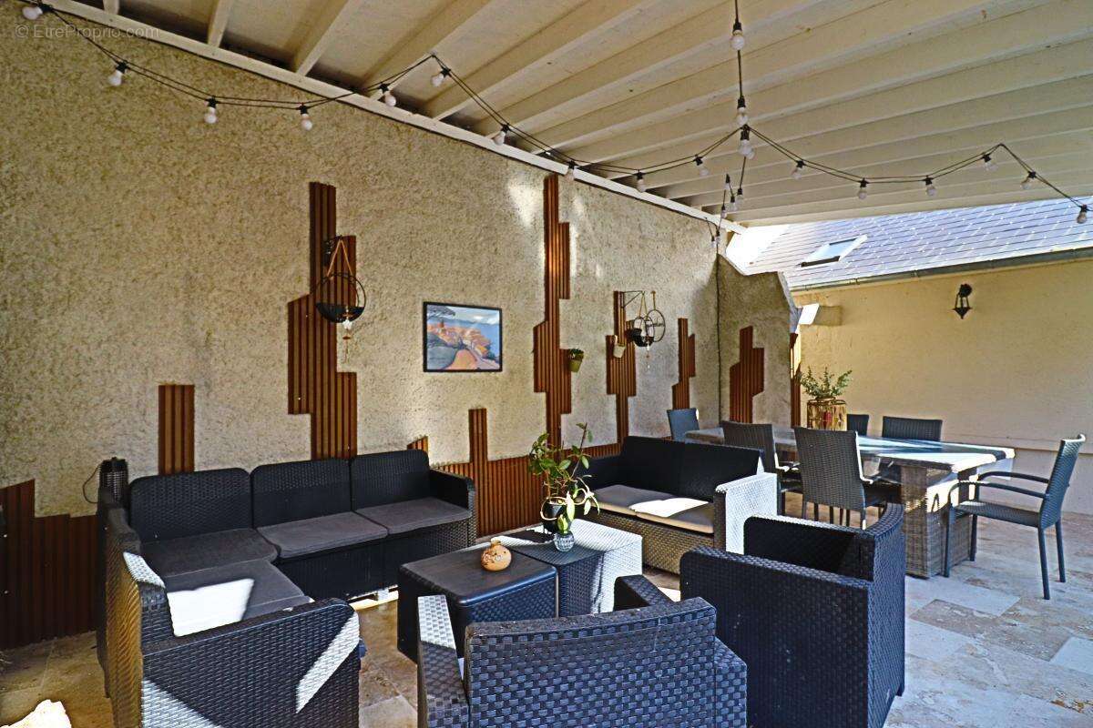 Maison à SAINT-SATUR