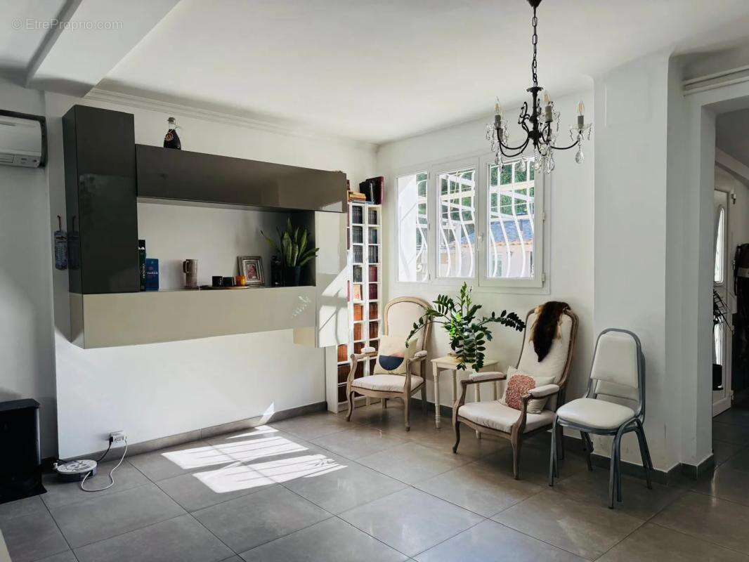 Maison à LA VALETTE-DU-VAR