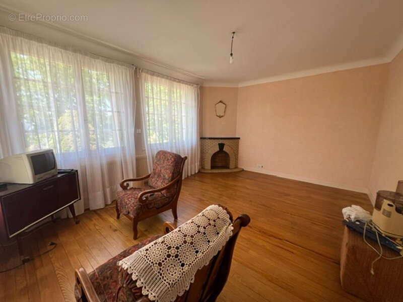 Maison à AIGUILLON