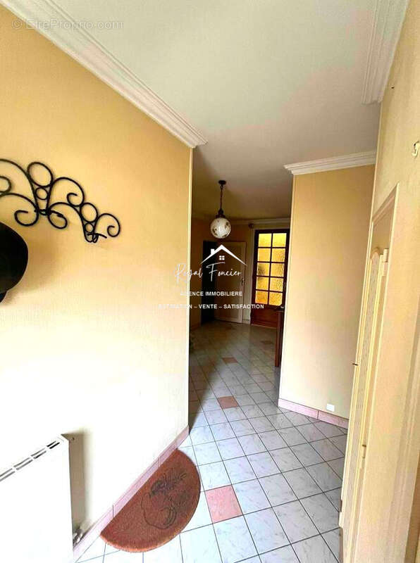 Entrée - Maison à LES ORMES