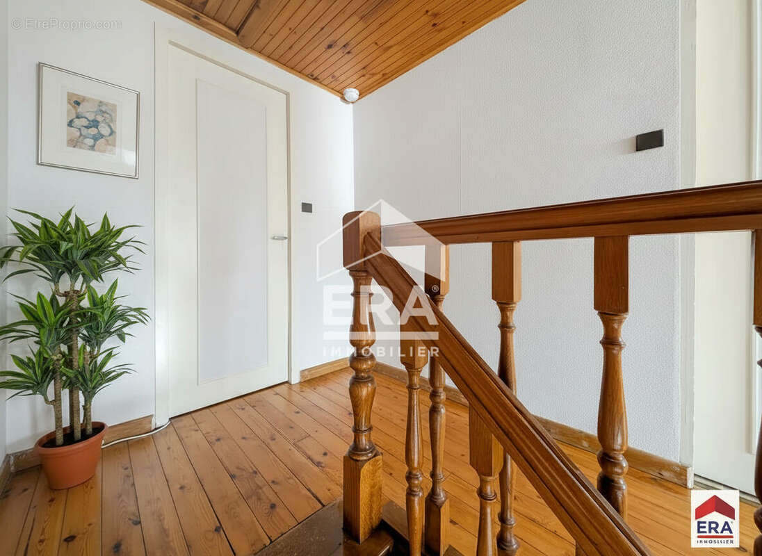 Maison à CROIX