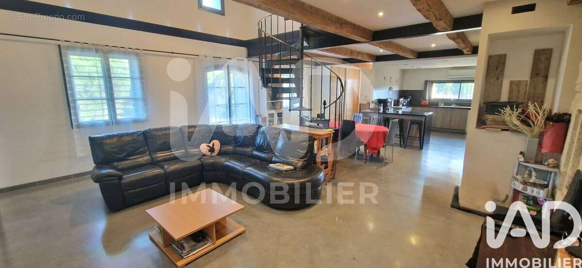 Photo 4 - Maison à REMOULINS