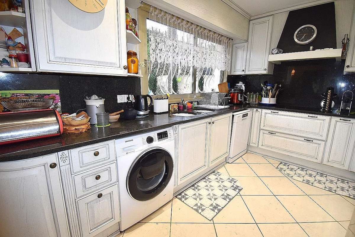 Appartement à VALLAURIS