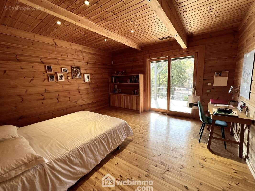 Toutes les chambres s&#039;ouvrent sur l&#039;extérieur... - Maison à CORTE