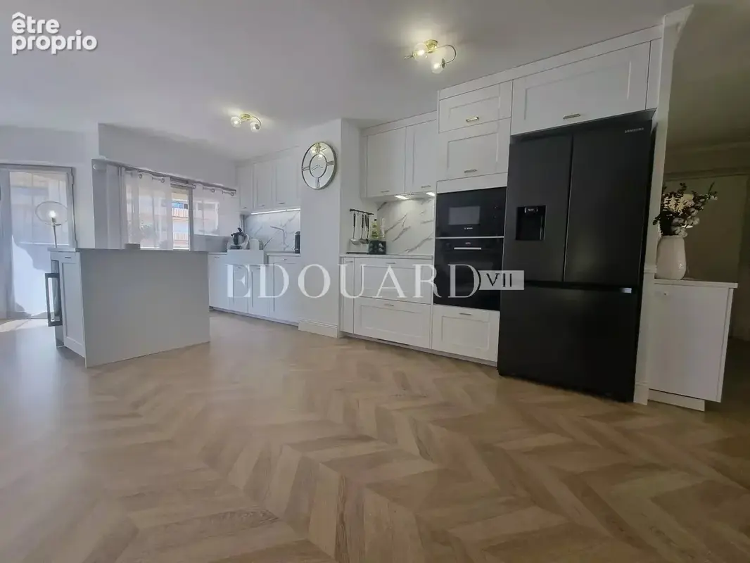 En exclusivité splendide quatre pièces traversant, entièrement rénové avec terrasse et garage - photo 7