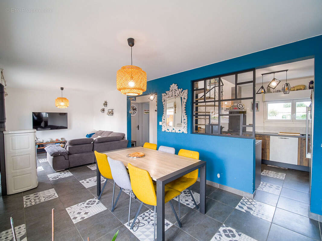 Maison à PARENTIS-EN-BORN