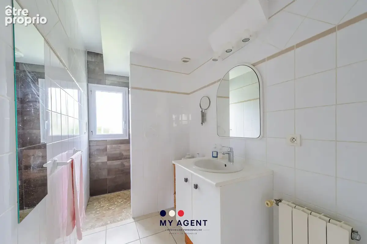 Plain-pied 214 m² avec piscine, 1 250 m² de terrain, limite La Rochelle - photo 8