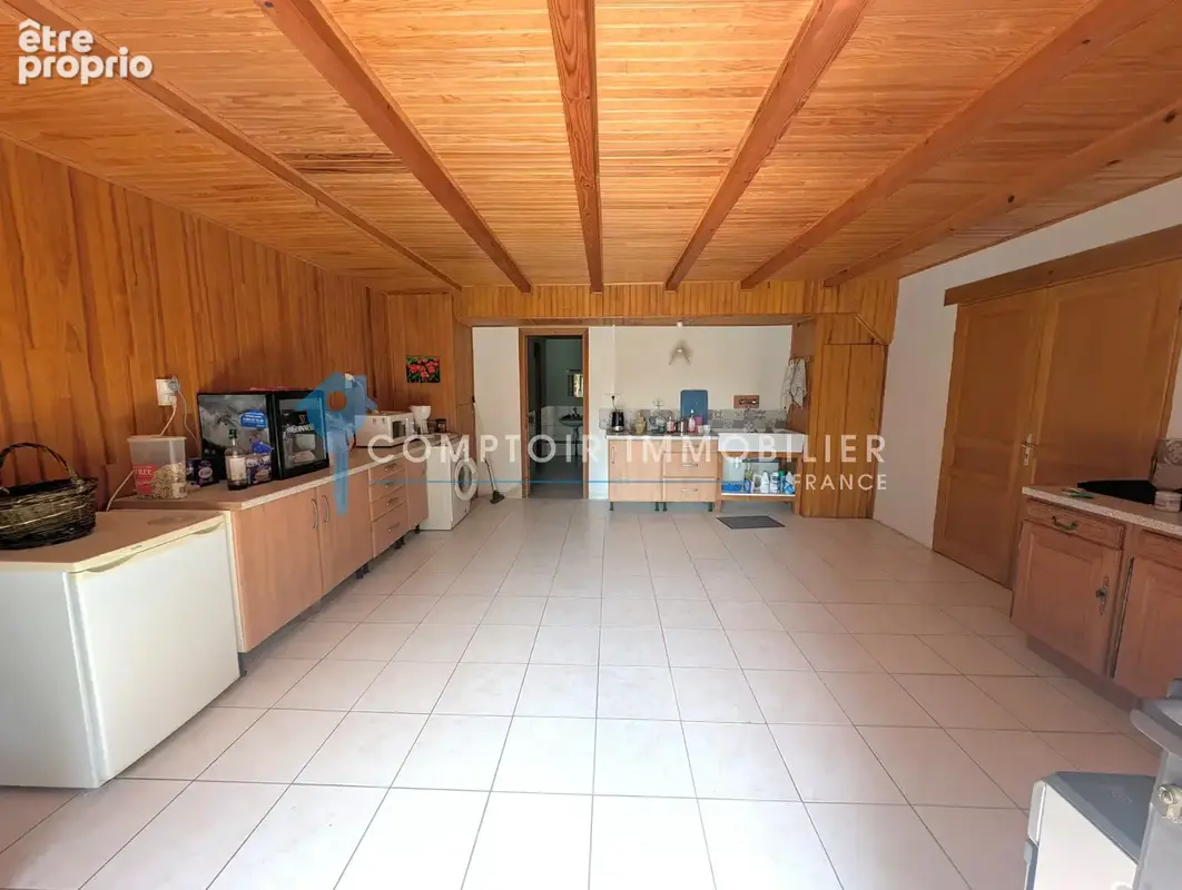 Dépt. 07 - A VENDRE à USCLADES-ET-RIEUTORD - Grande Ferme rénovée de 250 m2 environ - Parcelles 3.466 m2 - photo 16