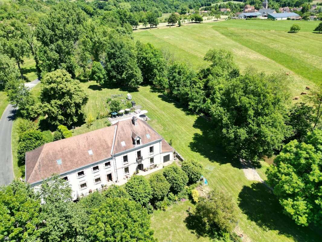 Maison à SAINT-MEDARD-D'EXCIDEUIL