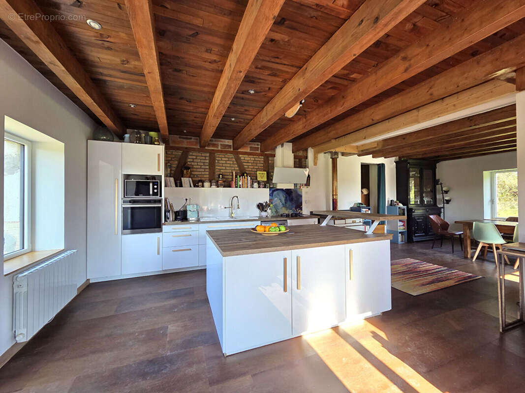 Maison à COMMENAILLES