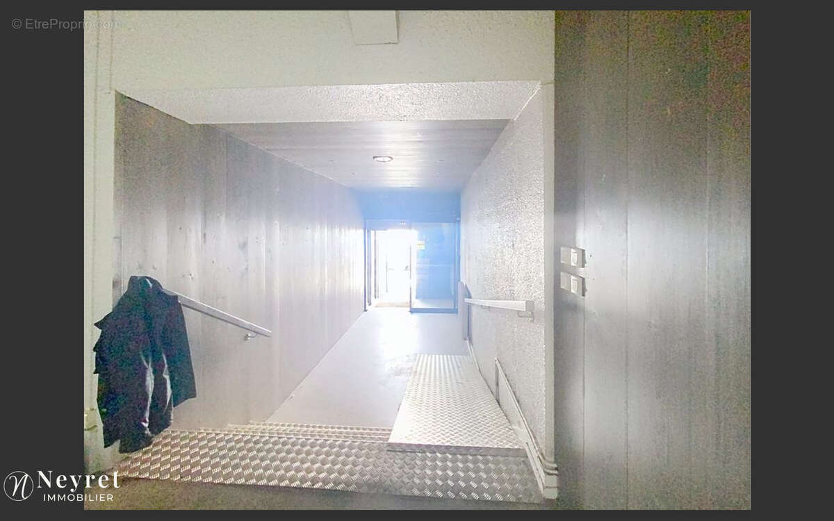 Commerce à LYON-9E
