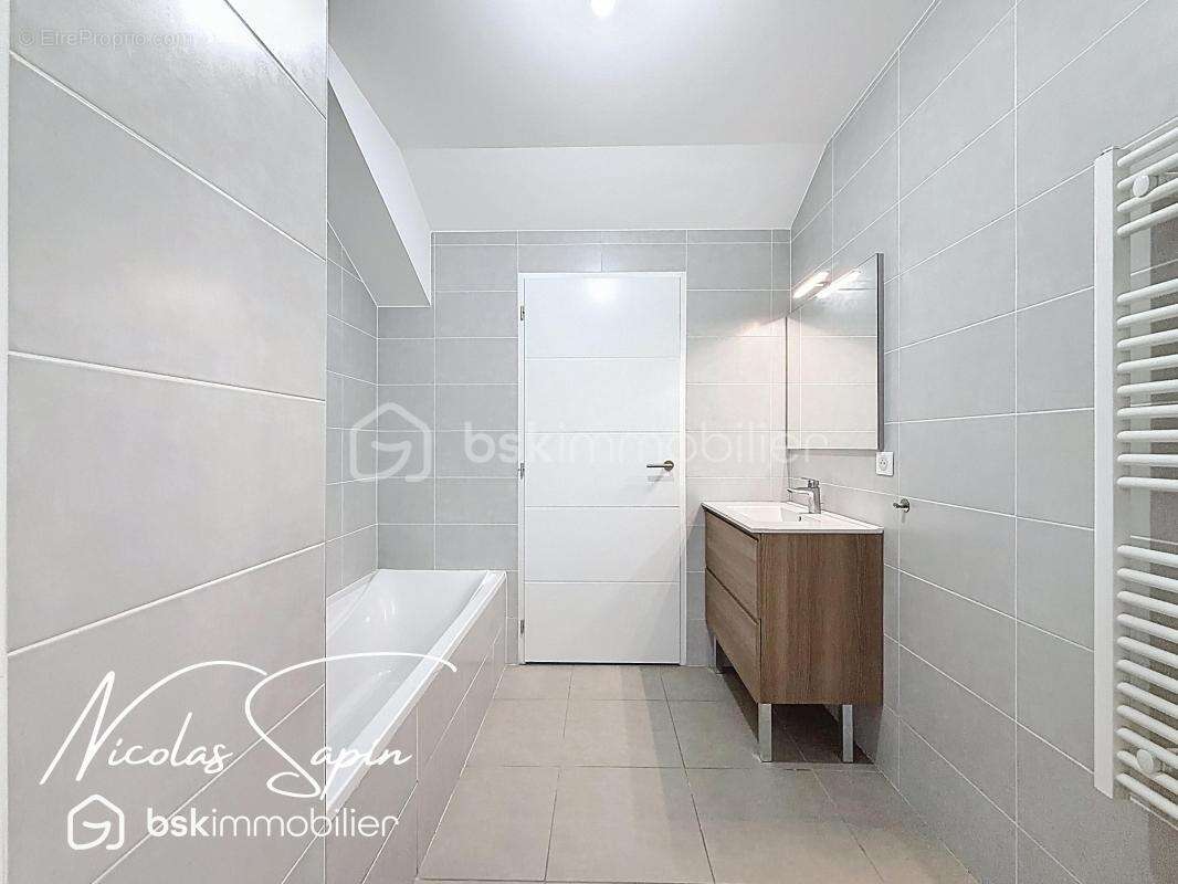 Appartement à VARCES-ALLIERES-ET-RISSET