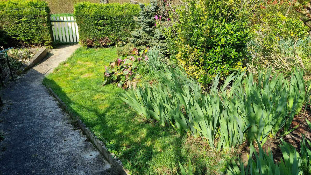 Maison à SAINT-CALAIS