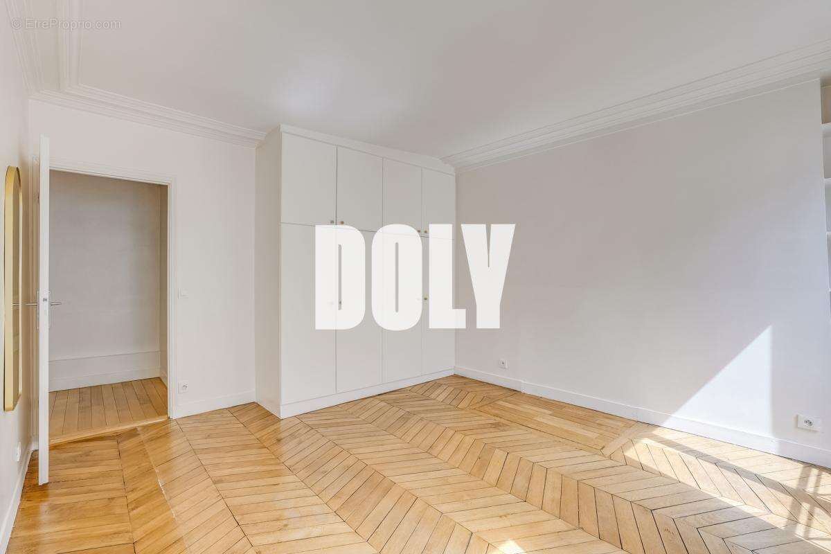 Appartement à PARIS-10E