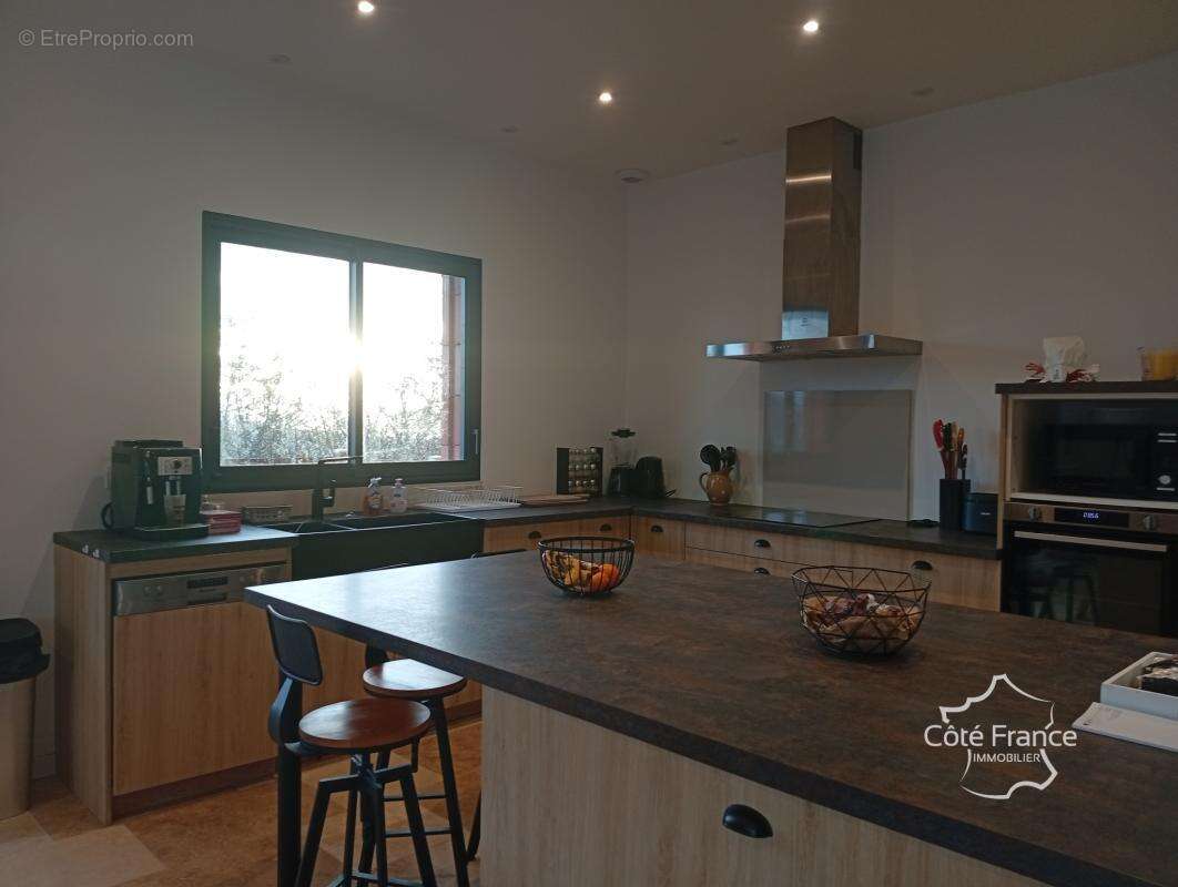 Maison à SAINT-DENIS-LES-MARTEL