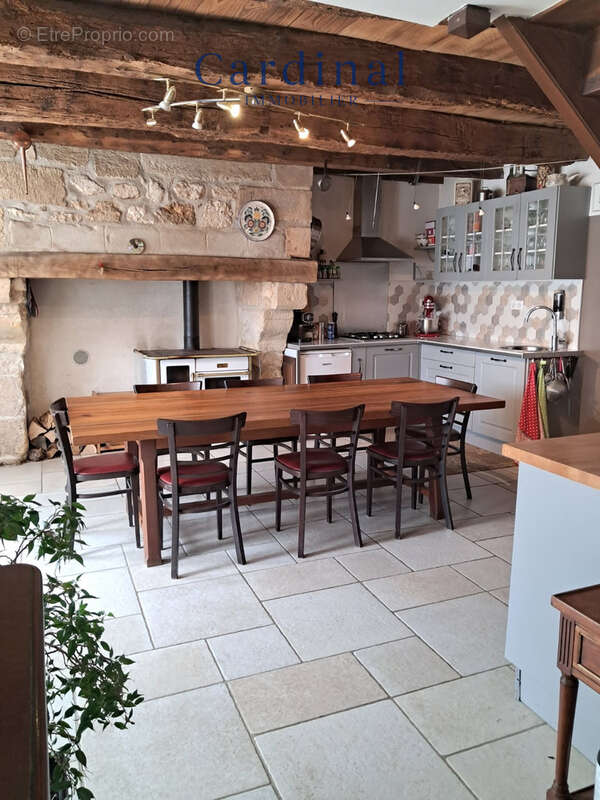 Maison à SAINT-GEORGES-DE-MONTCLARD