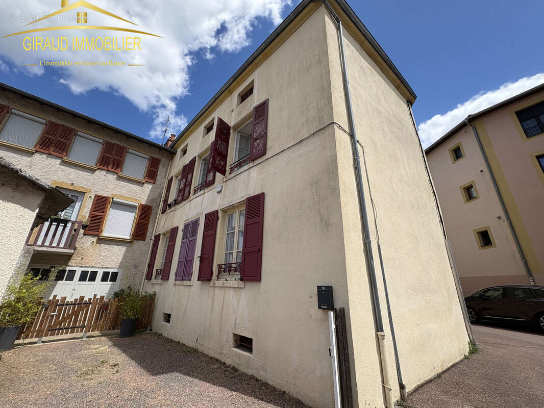 Appartement à CHARLIEU