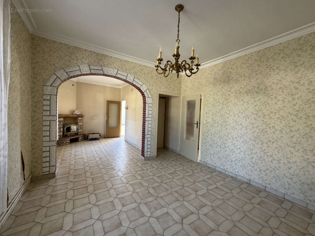 Maison à FLEURY-LES-AUBRAIS