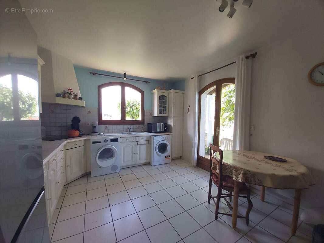 Villa de plain-pied 5 pièces avec vue dégagée à vendre à Calvisson en Vaunage - photo 7