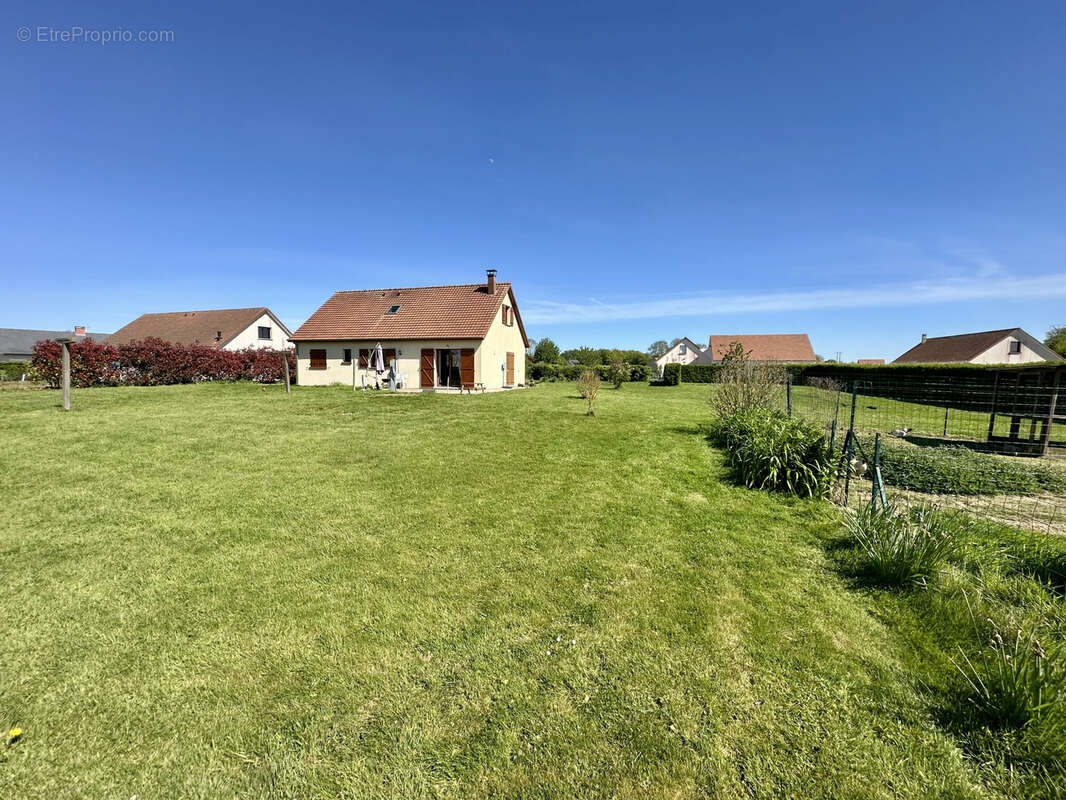 Maison à NOTRE-DAME-D'ALIERMONT