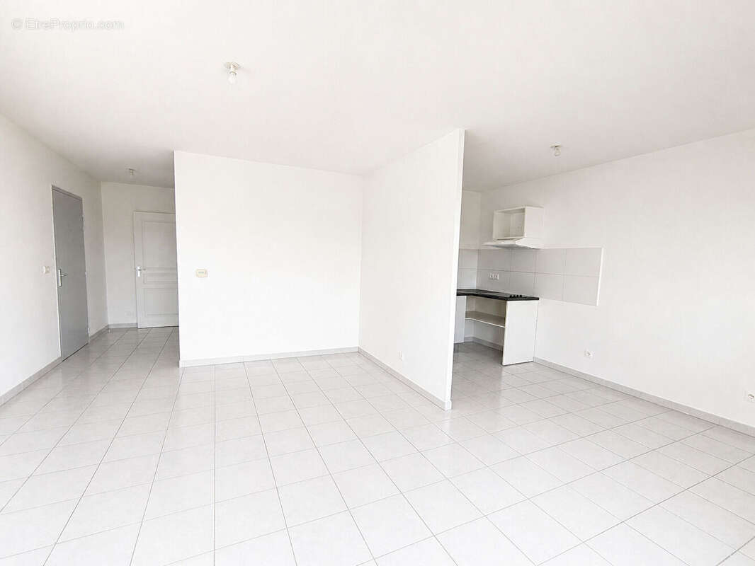 Appartement à GARONS