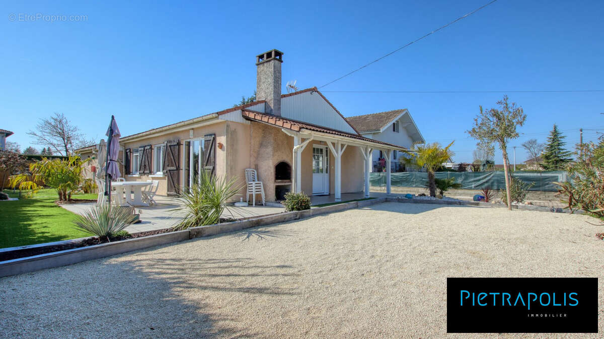 Maison 110 m² à Saint-Romain-De-Jalionas  - photo 2