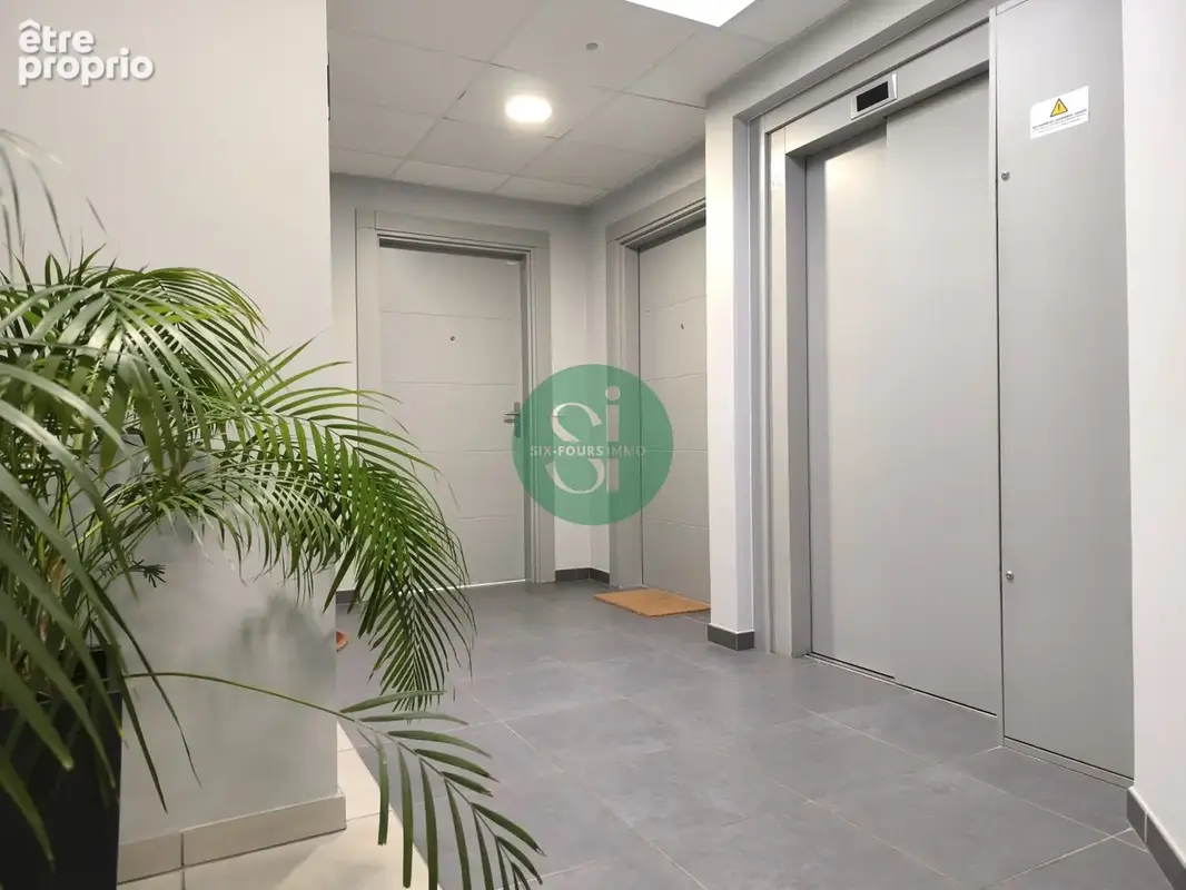 Six fours - appartement t3 60m2 avec terrasse et parking - photo 2