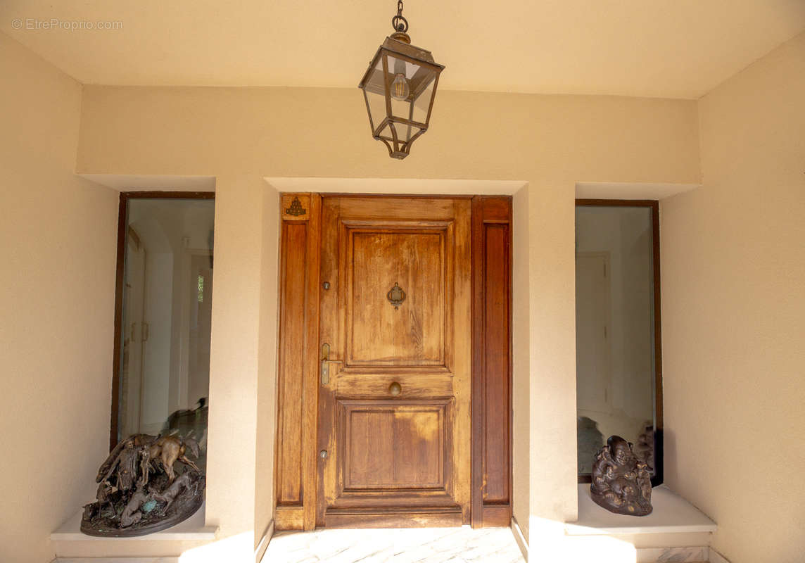 Maison à MANDELIEU-LA-NAPOULE