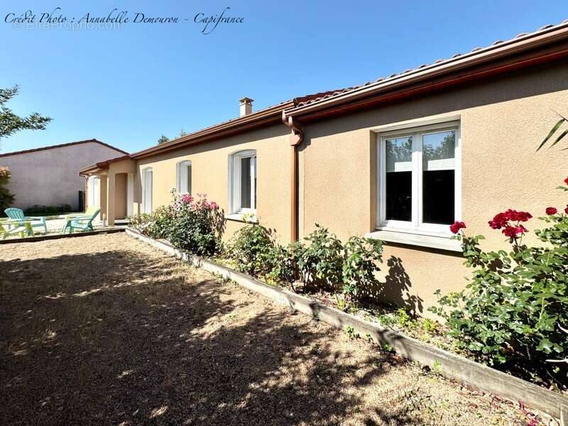 Maison plain-pied 4 chambres - jardin - garage - saint-bonnet-près-riom (63200) - photo 24