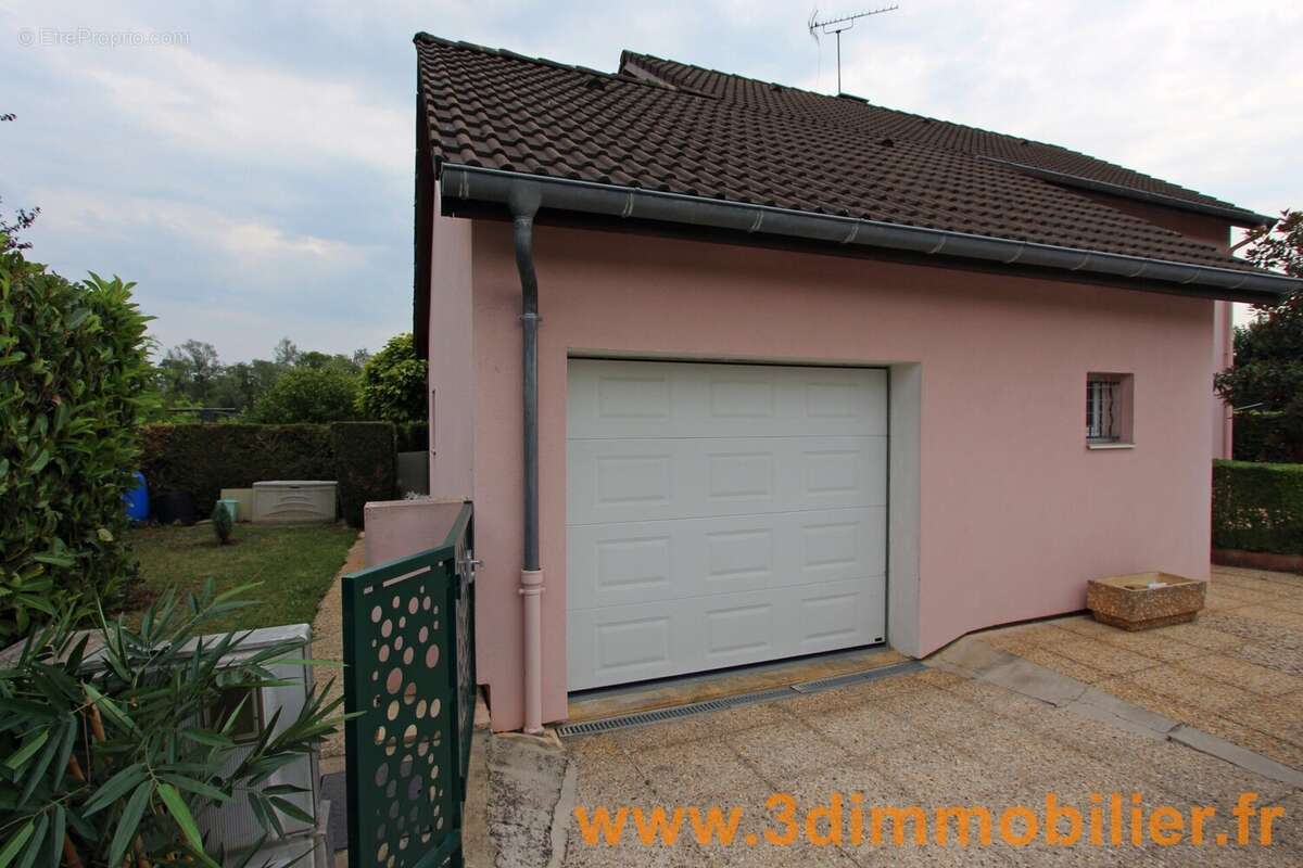 MAISON A VENDRE LONS-LE-SAUNIER SUD - Maison à LONS-LE-SAUNIER