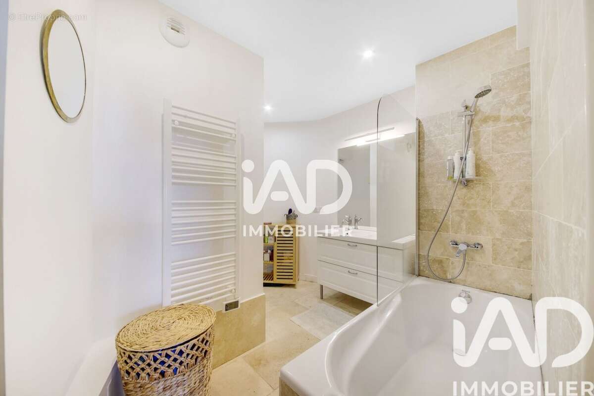 Photo 6 - Appartement à PARIS-18E