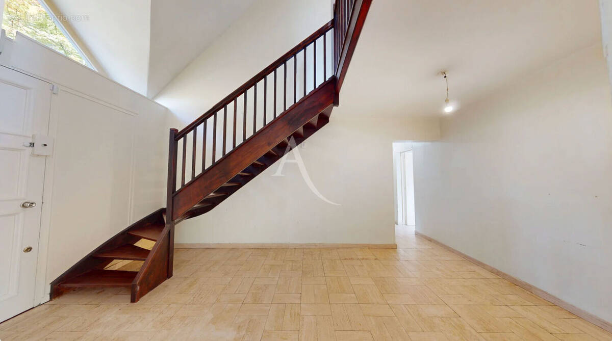 Maison à LA QUEUE-EN-BRIE