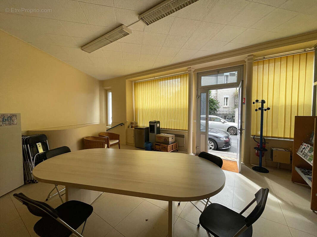 Commerce à COLOMBES