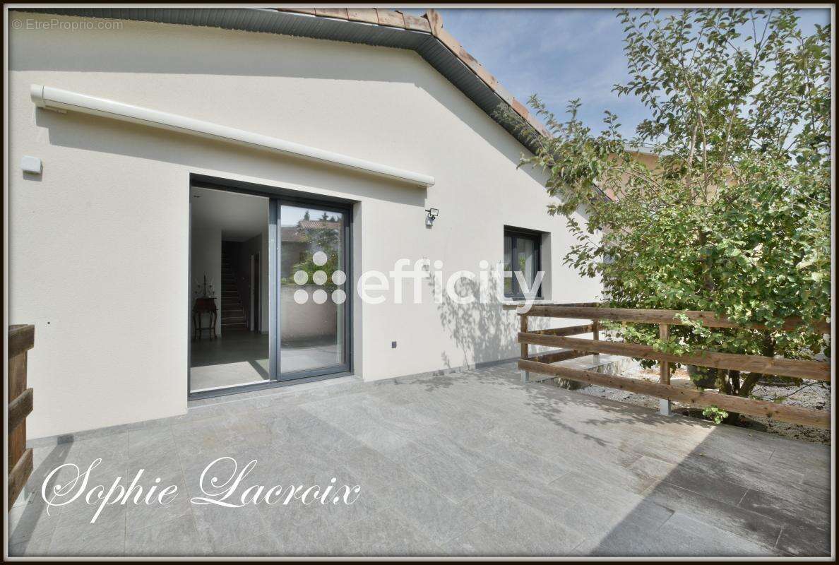 Maison à SALAISE-SUR-SANNE