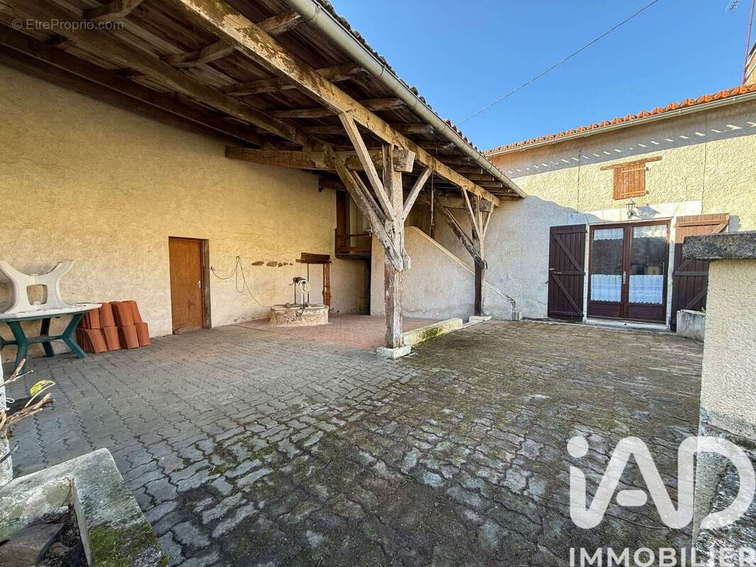 Photo 3 - Maison à AVAILLES-LIMOUZINE