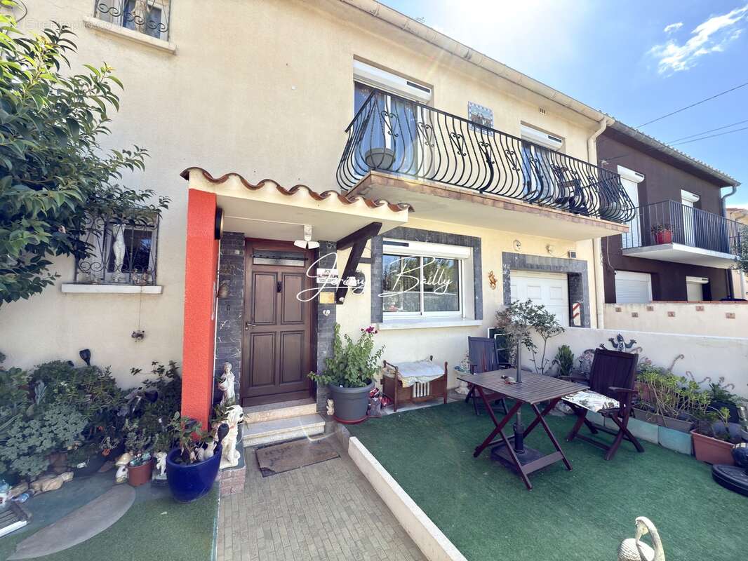 Maison à SAINT-ESTEVE