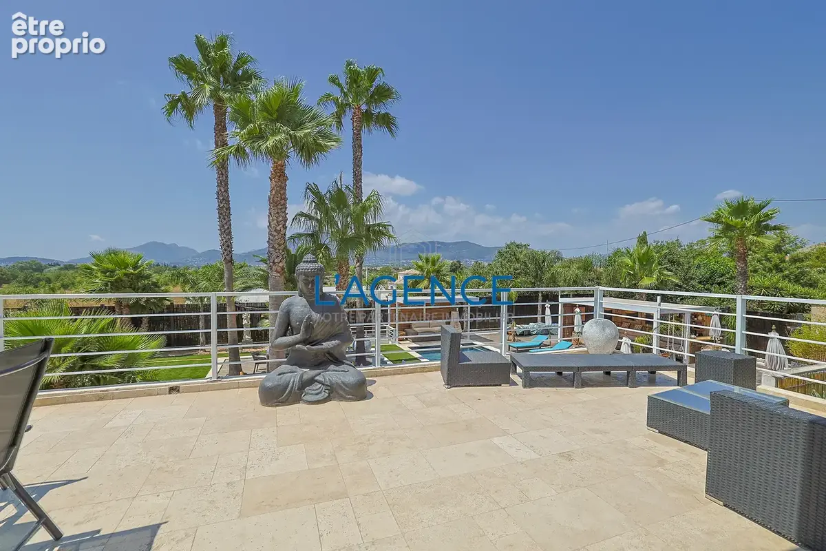 La Crau au Goys Fourniers, belle propriété de 204 m2 sur 1803 m2 de terrain avec piscine. - photo 4
